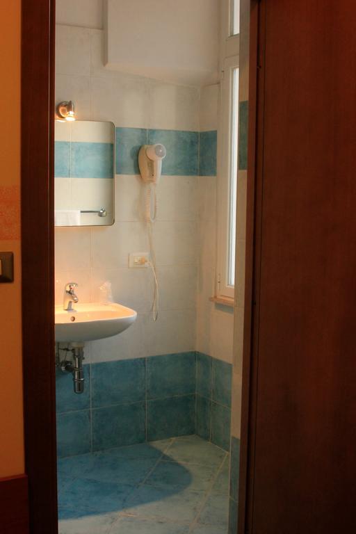 Triple Room,1274563345:JPEG