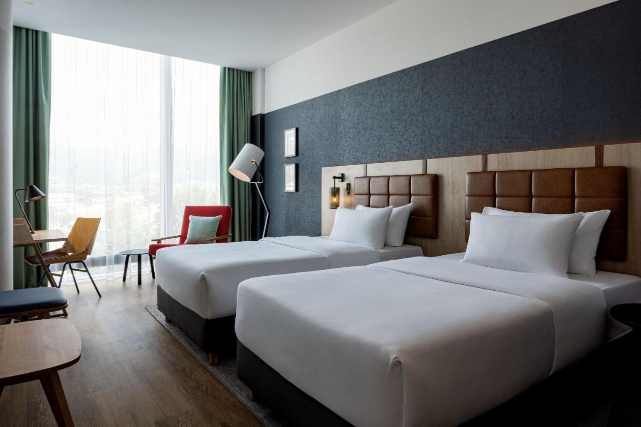 Business Double Room,1610220732:JPEG
