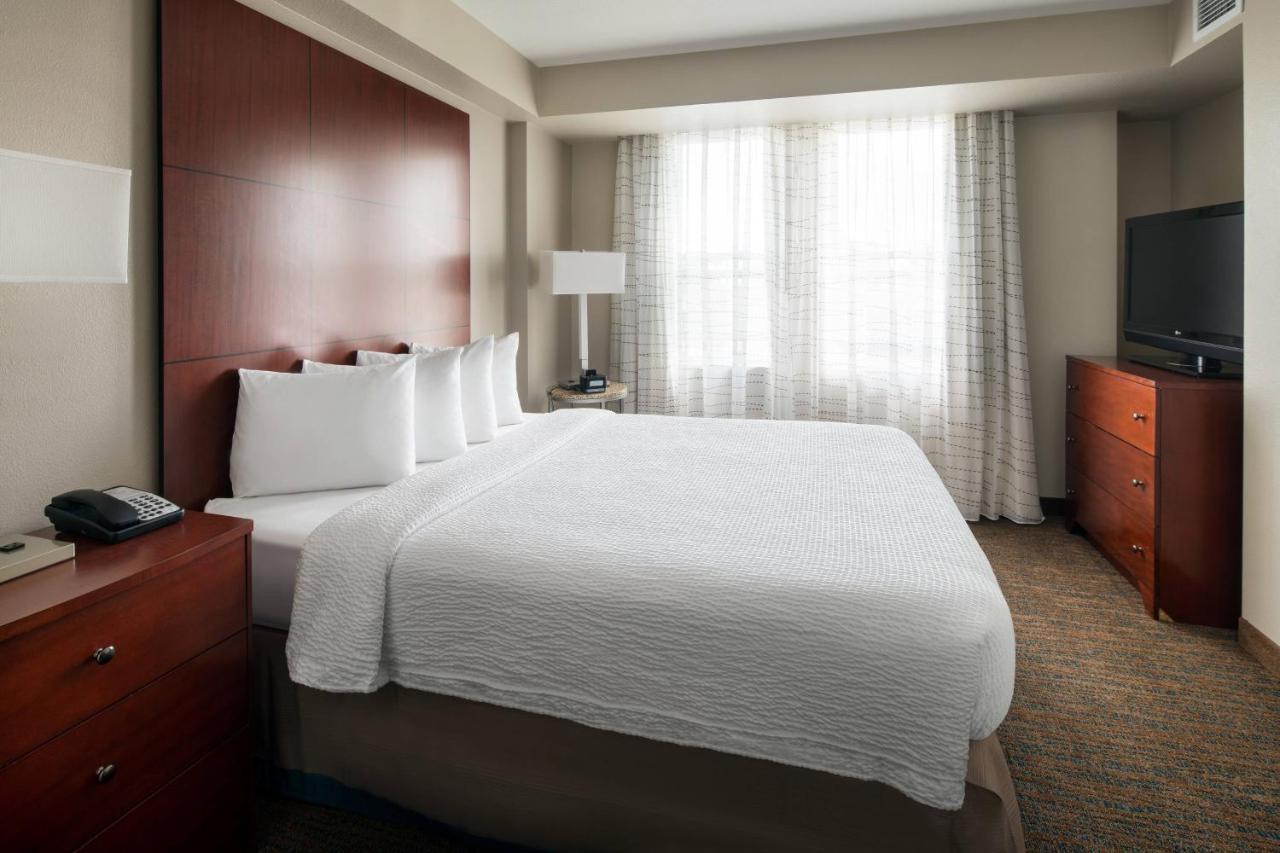 Two-Bedroom Suite,1398054038:JPEG
