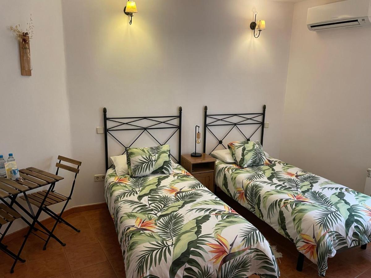 Twin Room,1398197879:JPEG
