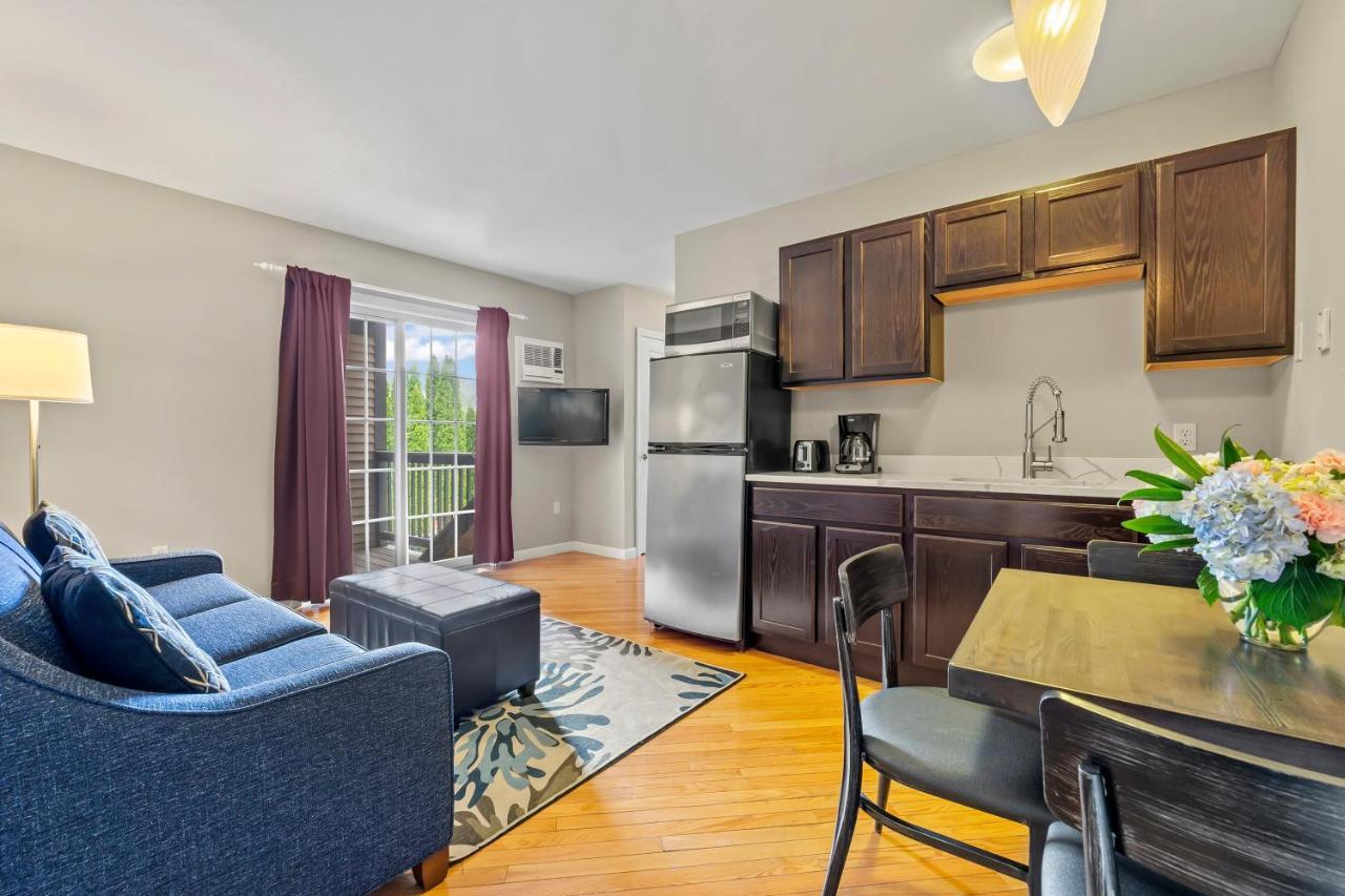 One-Bedroom Suite Stairs