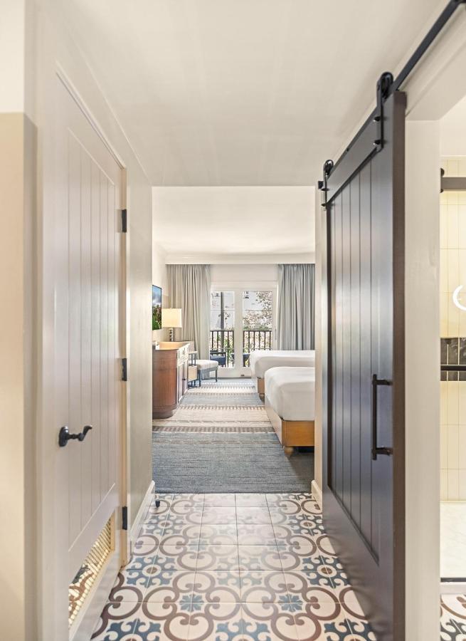 Deluxe Double or Twin Room Pool View