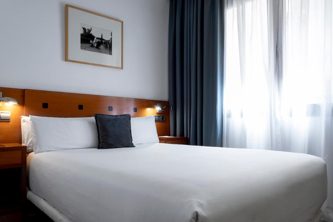 Small Double Room,1403482619:JPEG