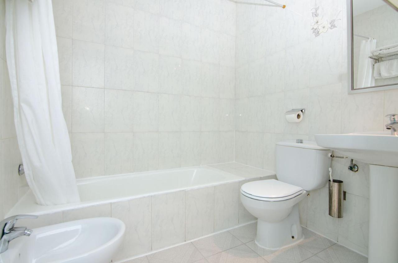 Single Room,1399875350:JPEG