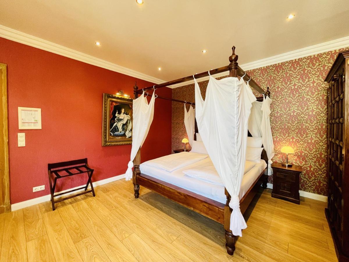Large Double Room Garden View