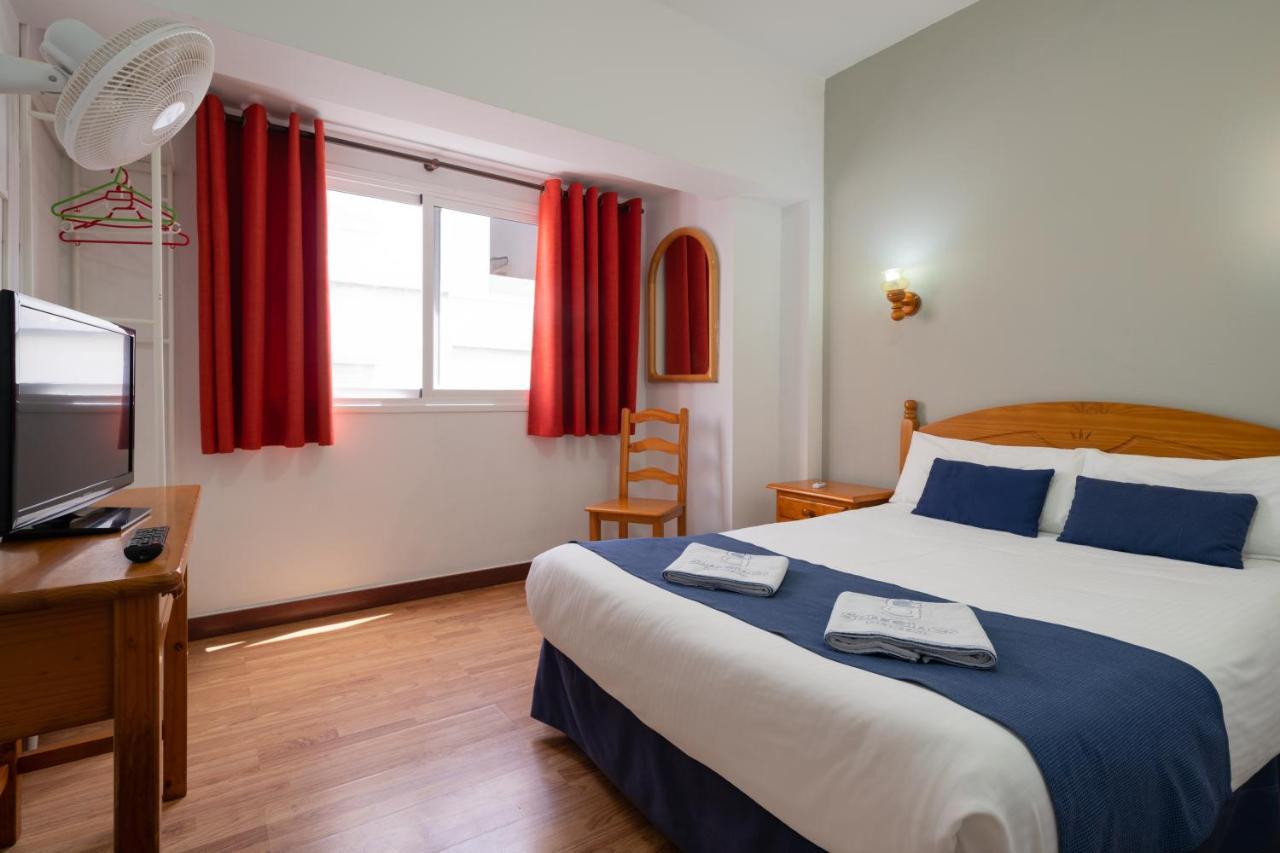 Double or Twin Room Private Bathroom