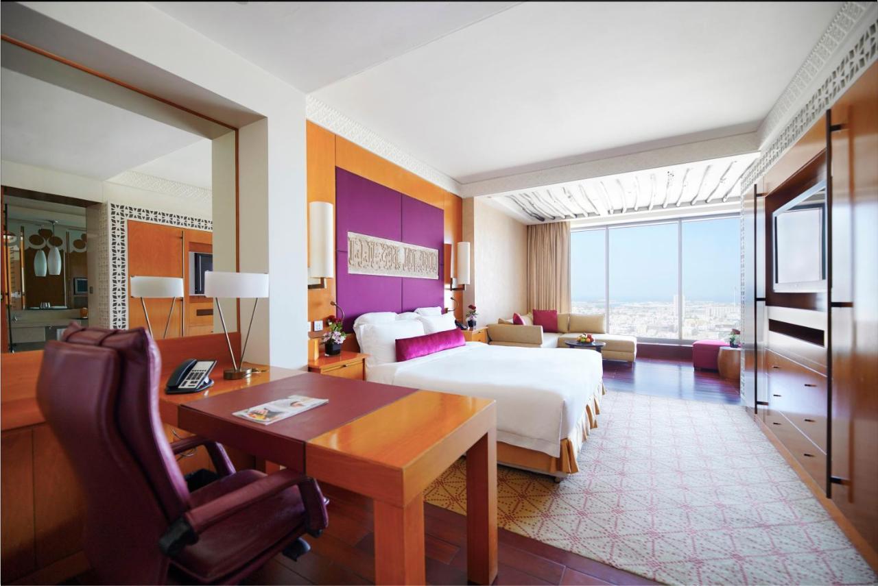 Deluxe Family Room