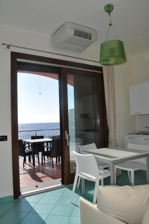 One-Bedroom Apartment,556777362:JPEG