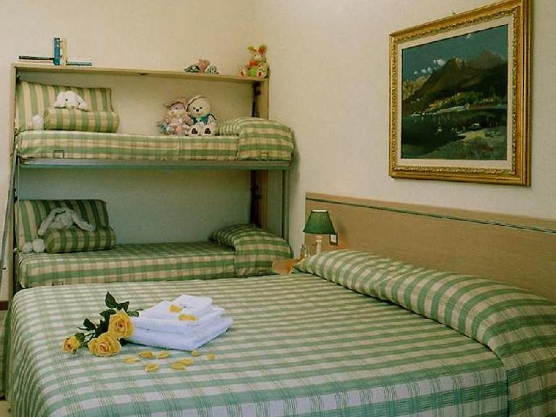 Triple Room,992959933:JPEG