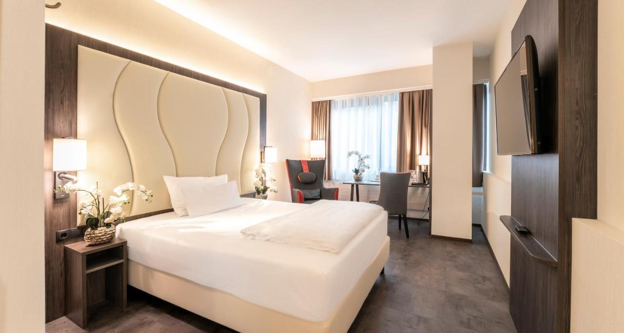 Standard Single Room,1400509196:JPEG
