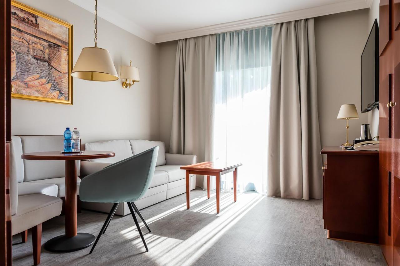 Family Suite,452035470:JPEG