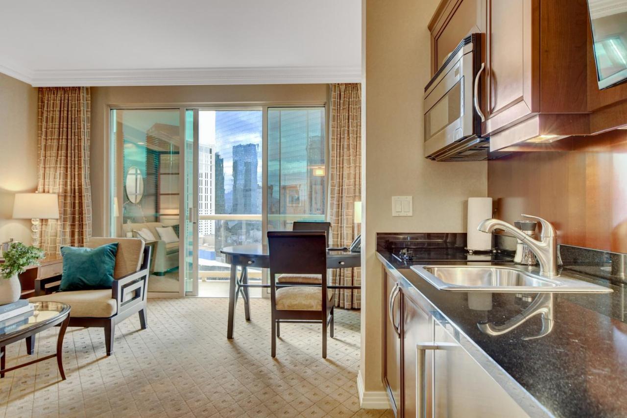 Suite City View