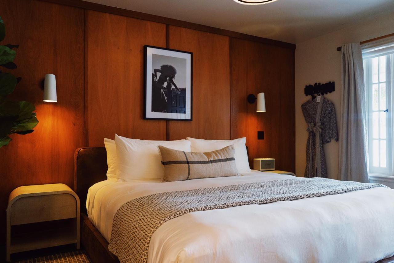 Deluxe Queen Room,1709466696:JPEG