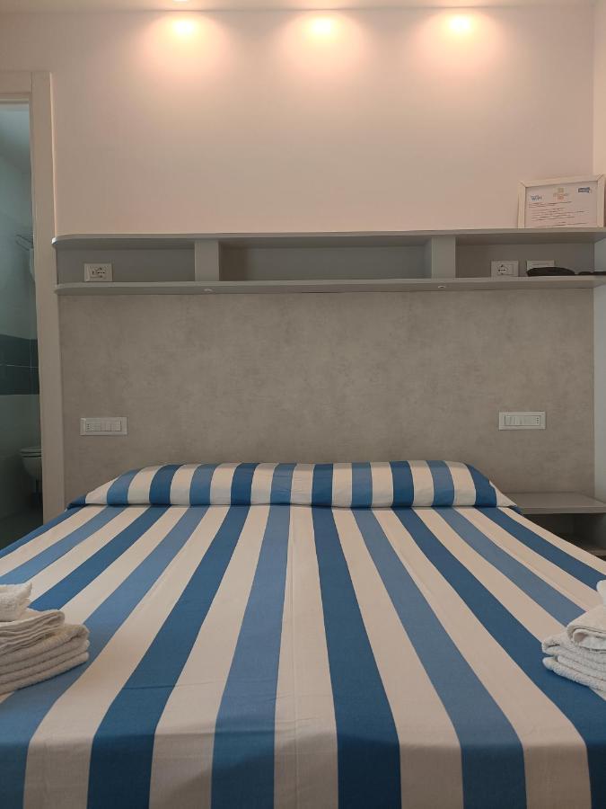 Double Room,1402886174:JPEG