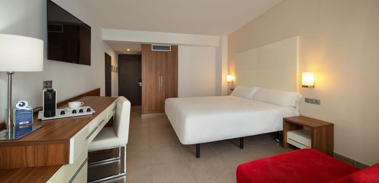 Standard Double Room and Terrace,1402917155:JPEG