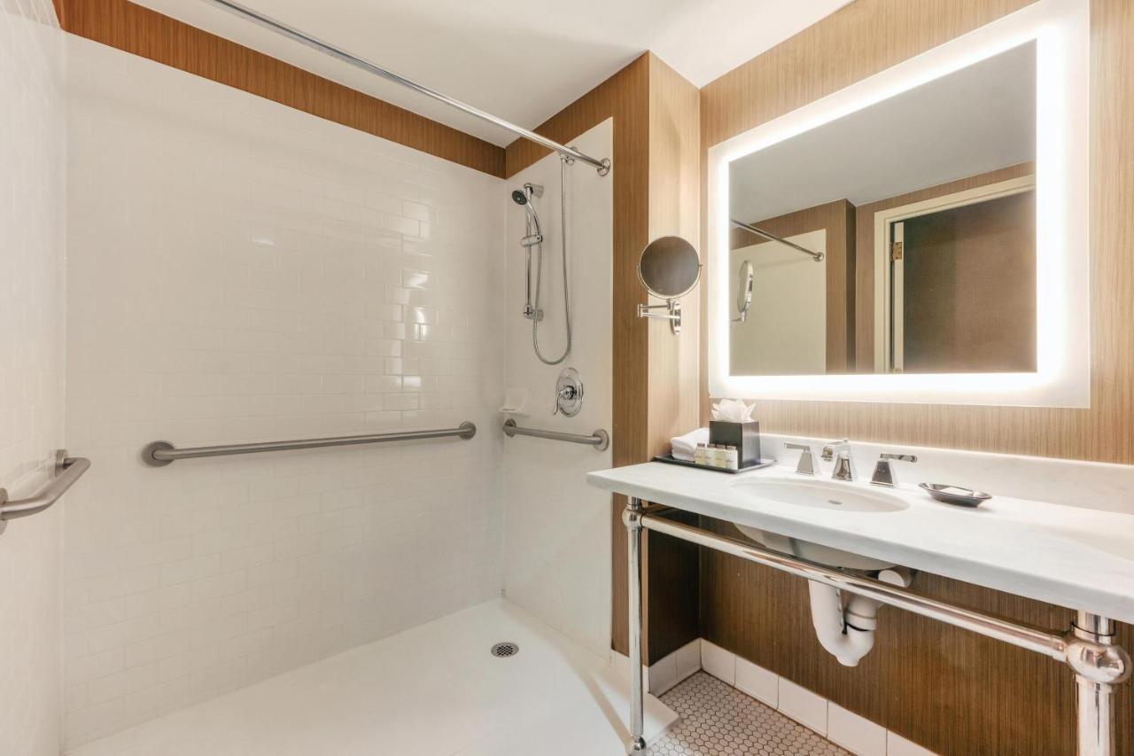King Room Mobility Accessible Roll Shower