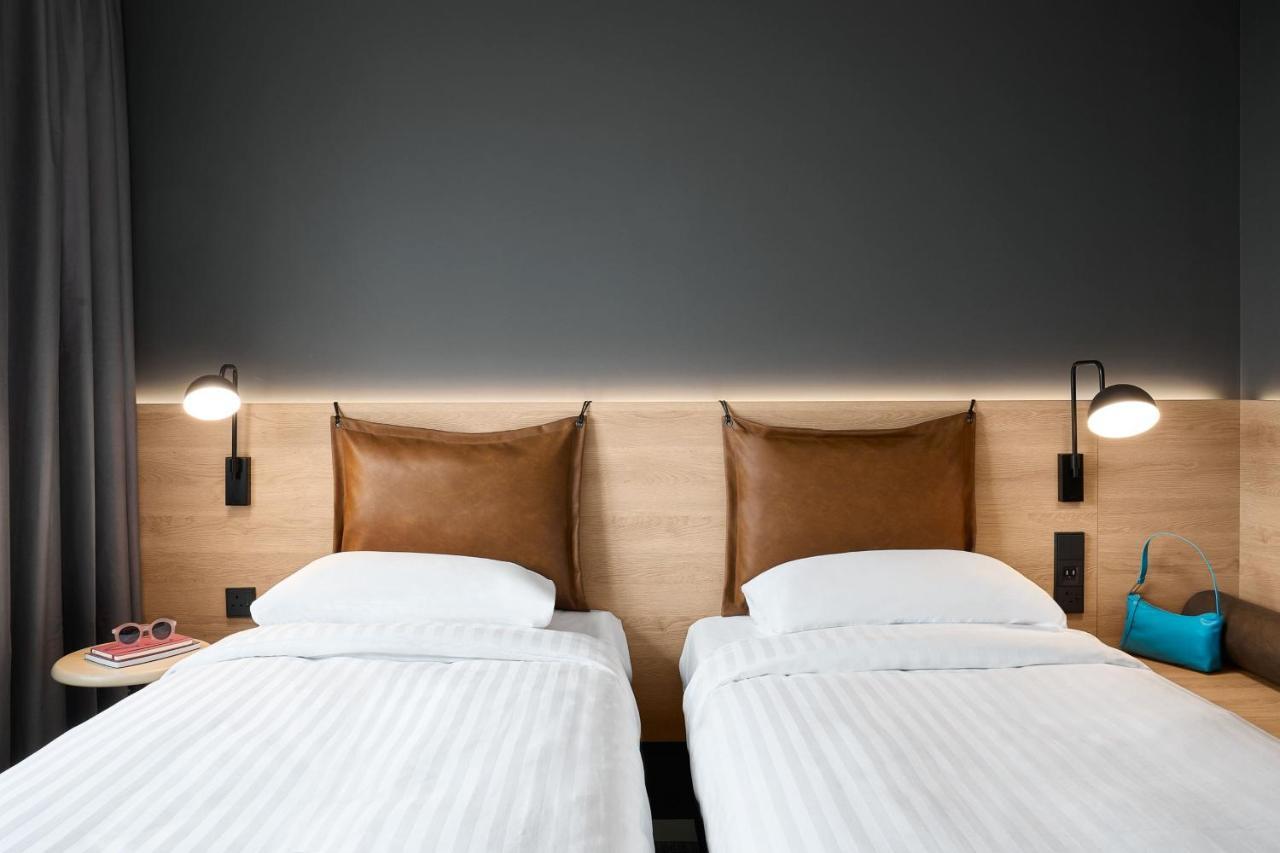 Moxy Twin Room
