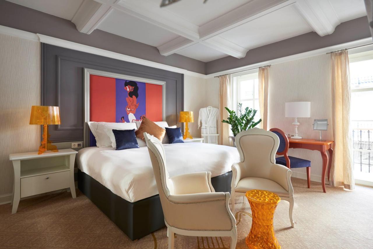 Luxury King Room Music Garden View