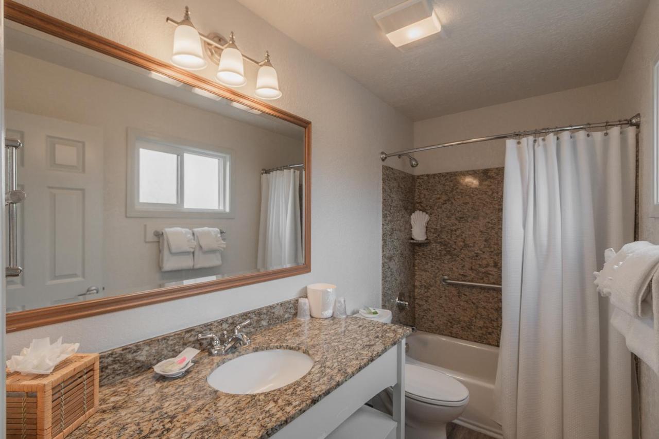 Deluxe Room,1681754034:JPEG
