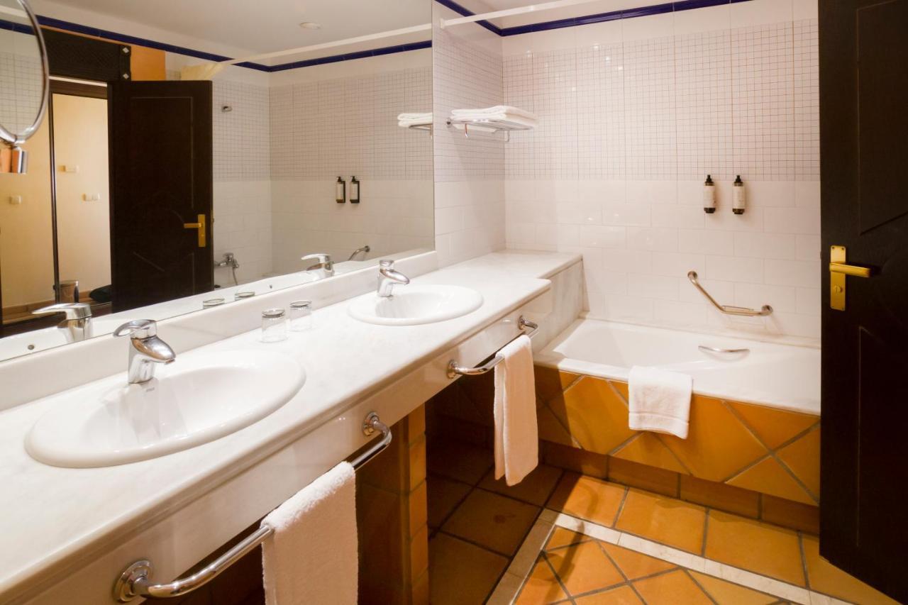 Double or Twin Room,1394990564:JPEG