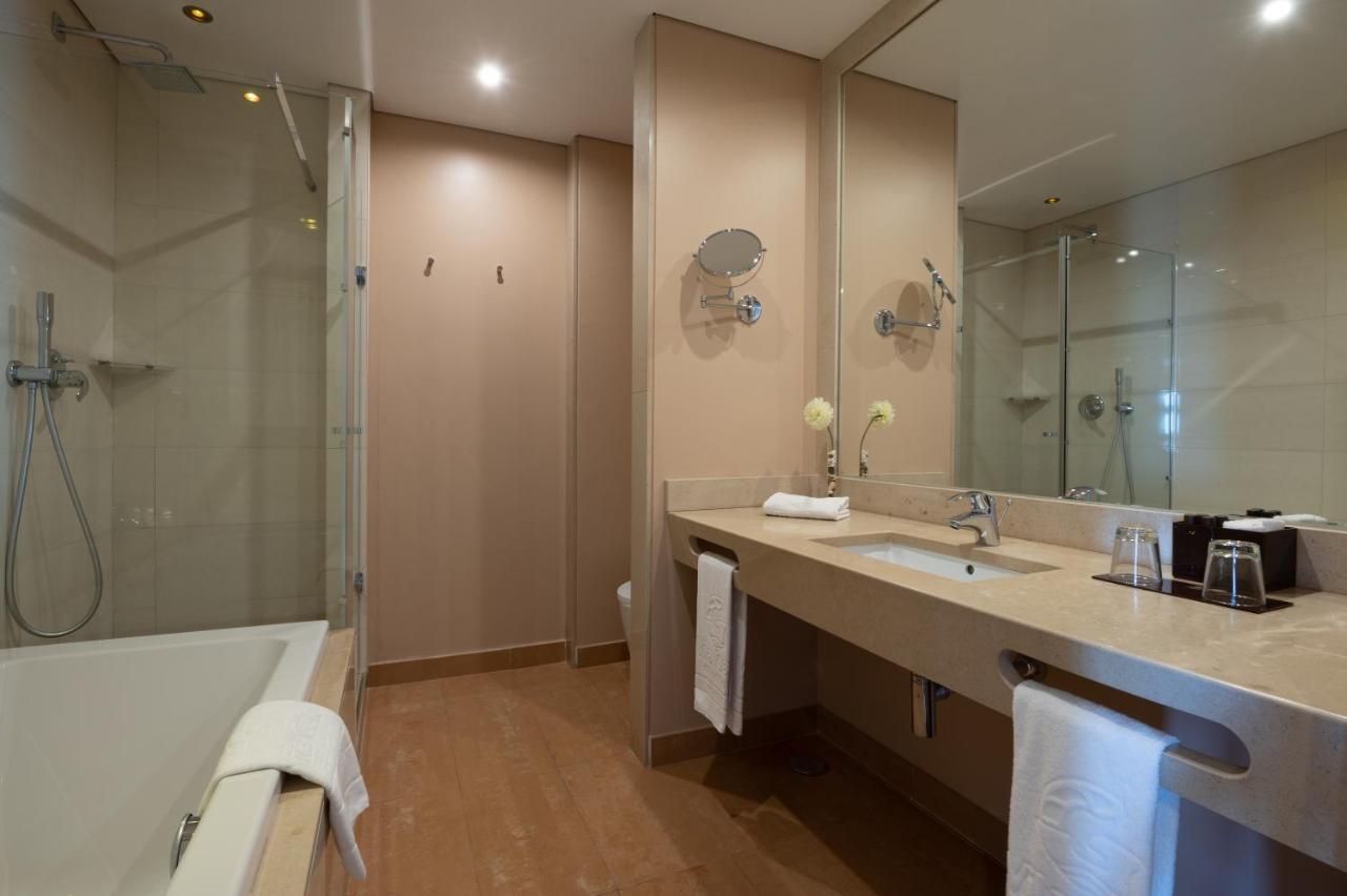 Double or Twin Room Pool View