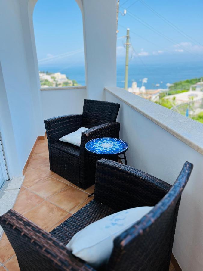 Doppelzimmer mit Balkon und Meerblick