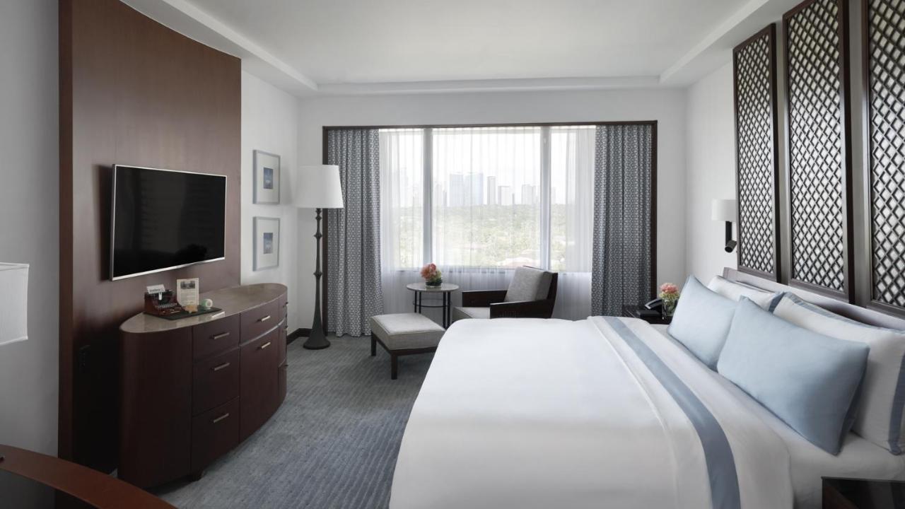 Executive Suite,1404575642:JPEG