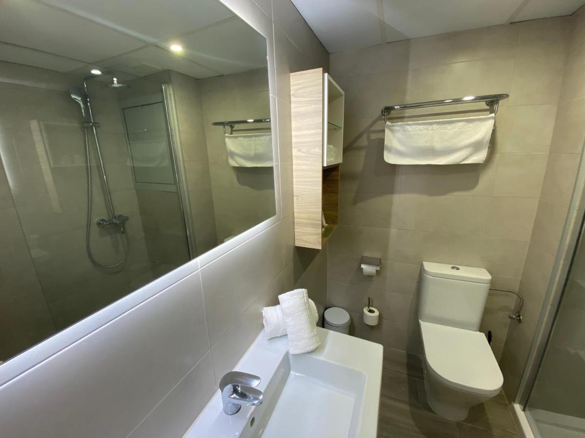 Twin Room with Pool View (2 adults + 2 children),1404659867:JPEG
