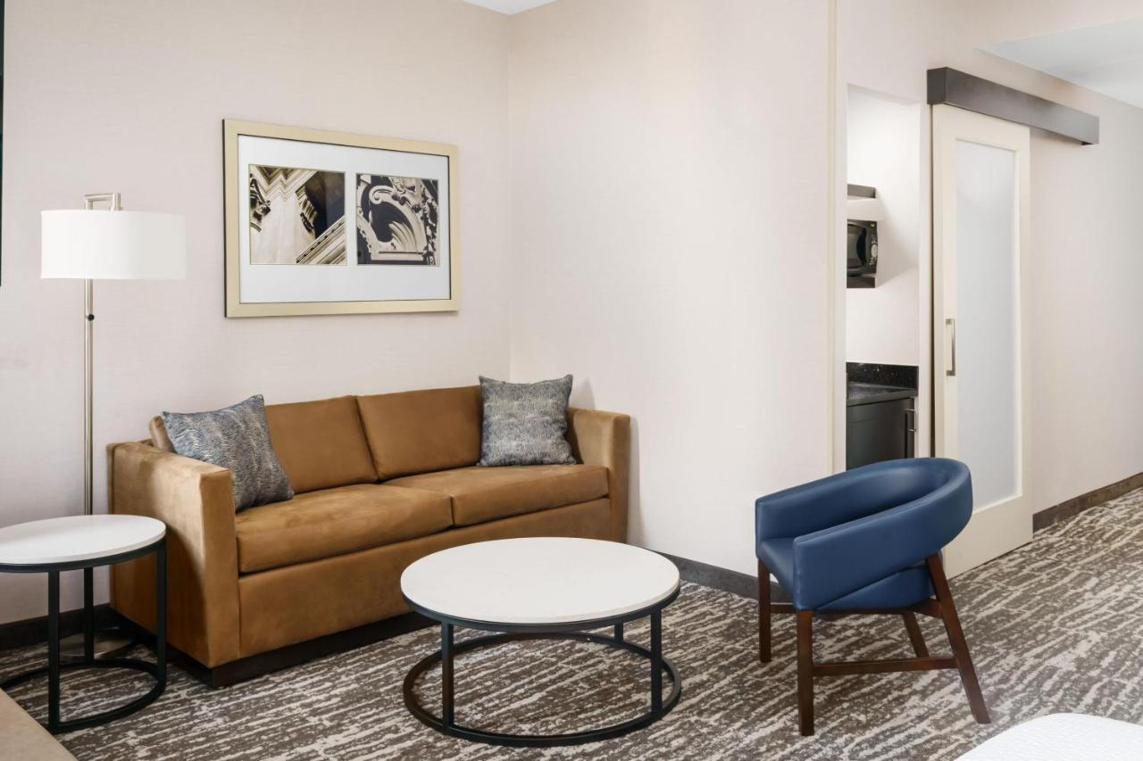 Queen Suite Two Queen Beds Sofa Bed