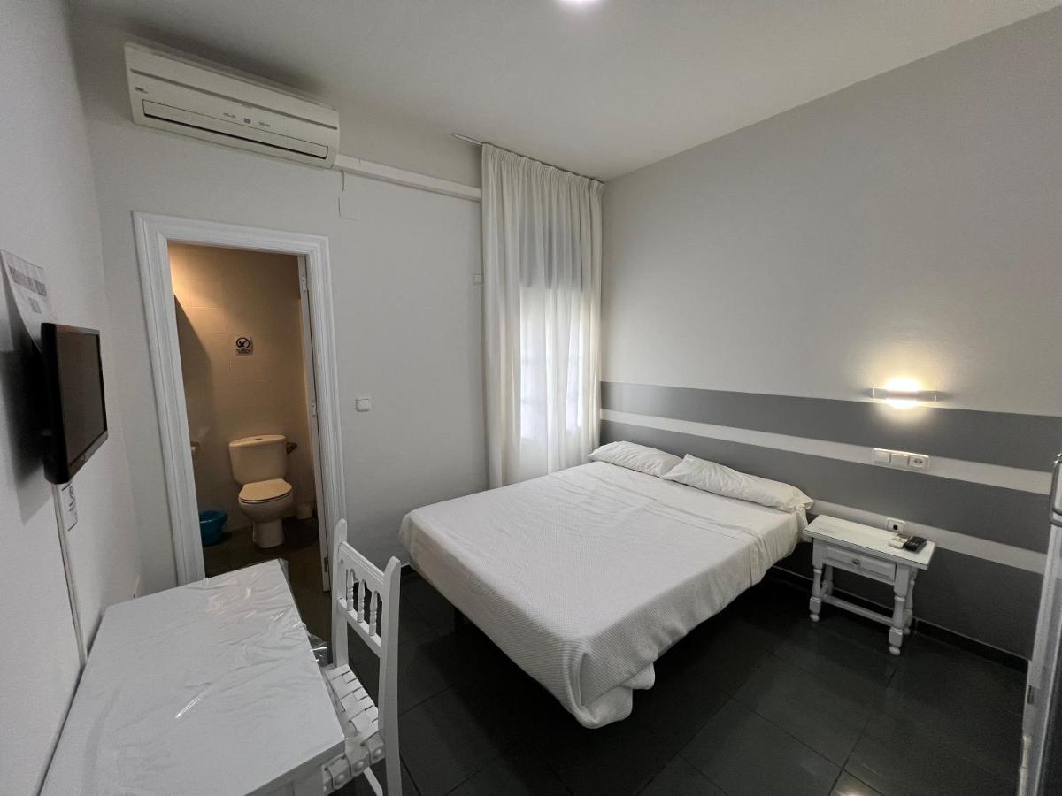 Single Room,1404914540:JPEG