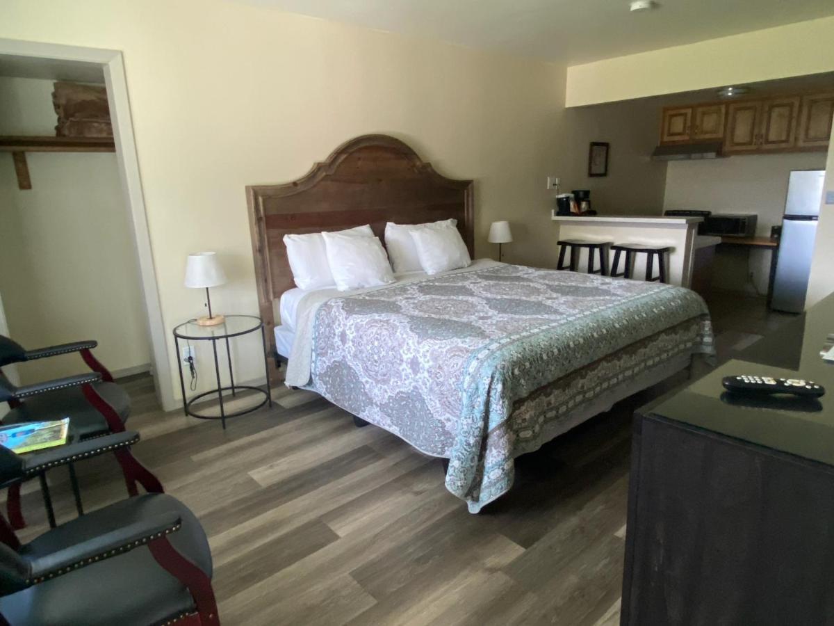 Deluxe Family Suite