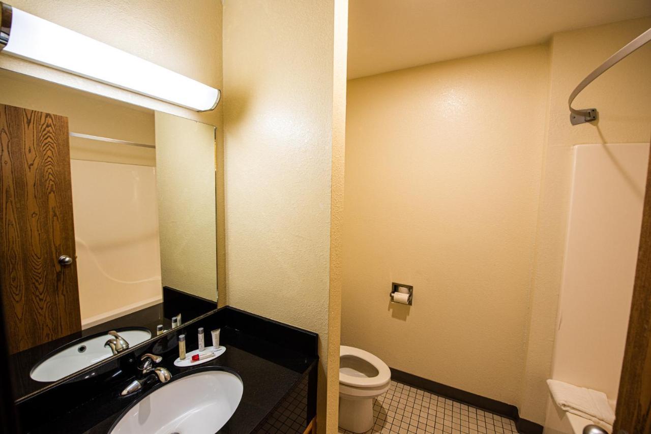 King Room Mobility Access or Non-Smoking