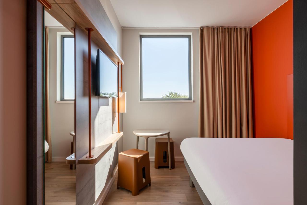 Double Room,1405185482:JPEG