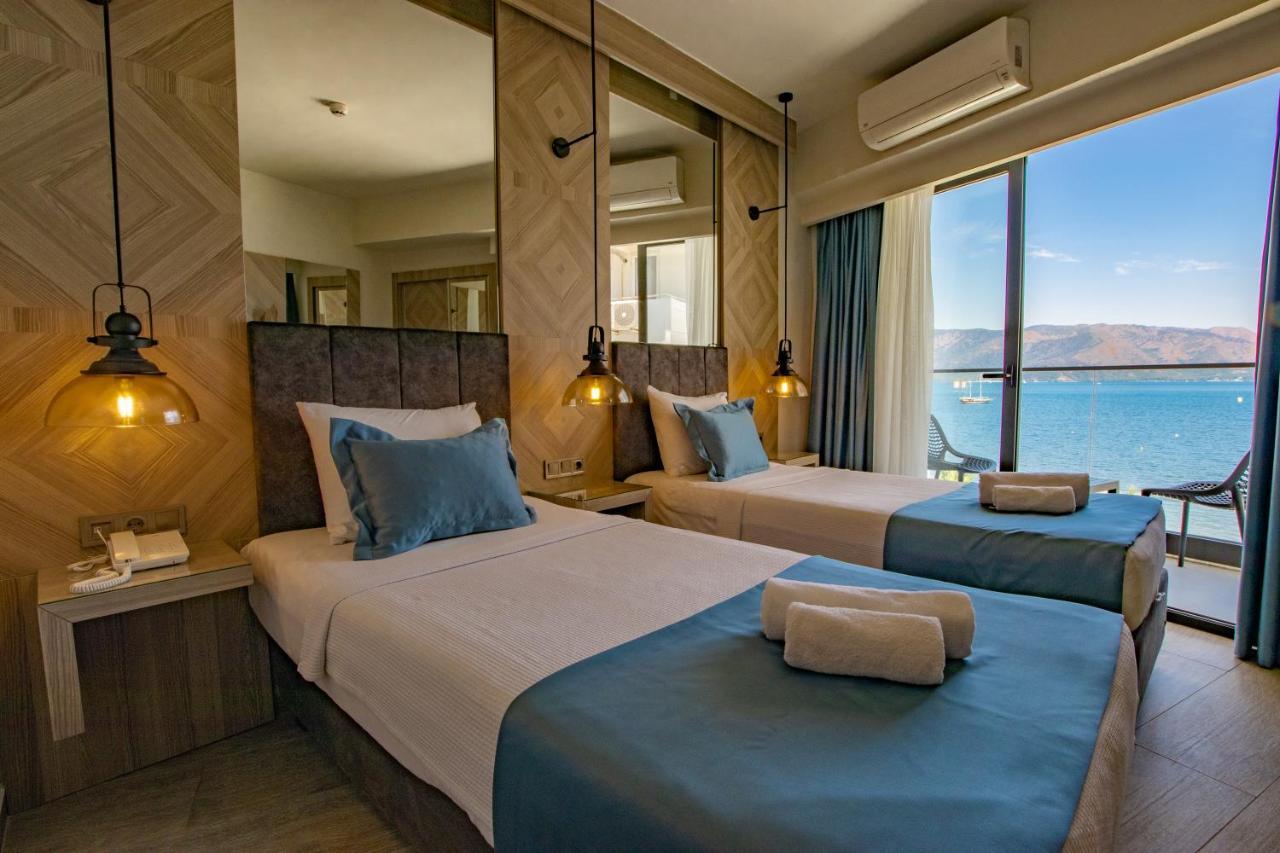 Deluxe Double or Twin Room Sea View
