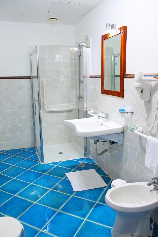 Double or Twin Room Shower