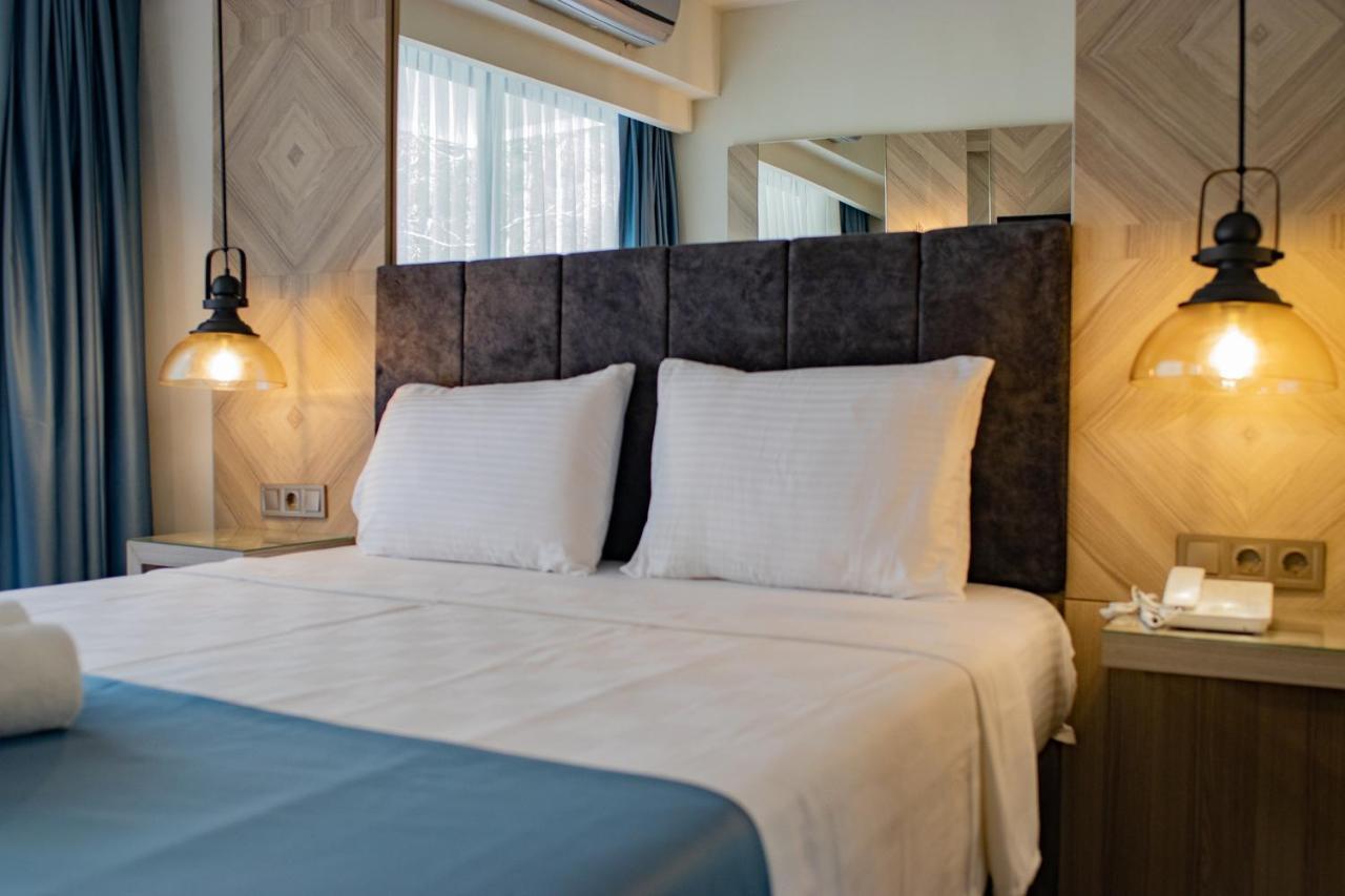 Deluxe Double or Twin Room Sea View