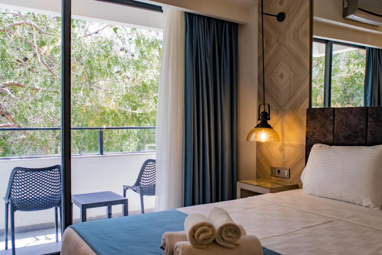 Deluxe Double or Twin Room Garden View