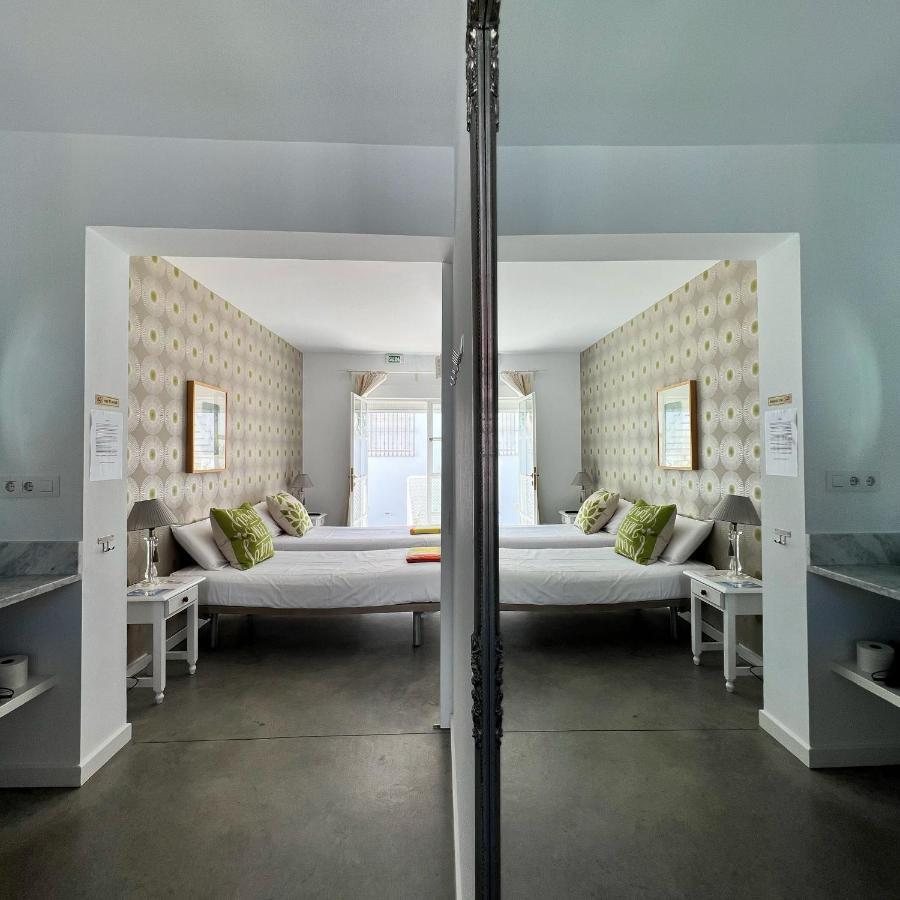 Twin Room,1590363480:JPEG