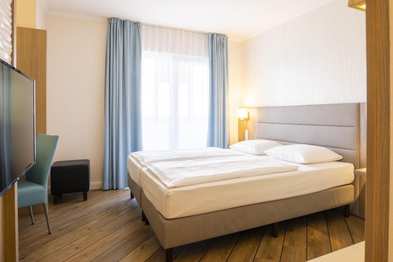 Single Room,1406096894:JPEG