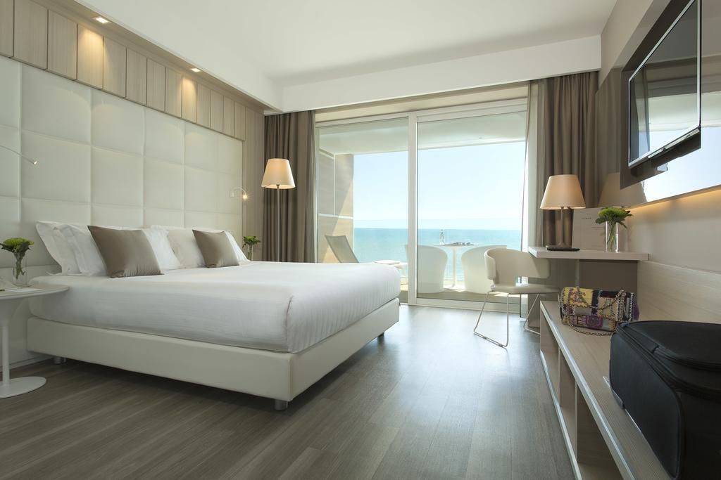 Deluxe Double Room with Sea View,1209737752:JPEG