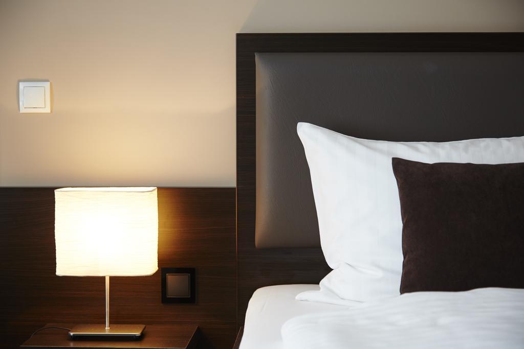 Standard Single Room with Balcony,140762361:JPEG