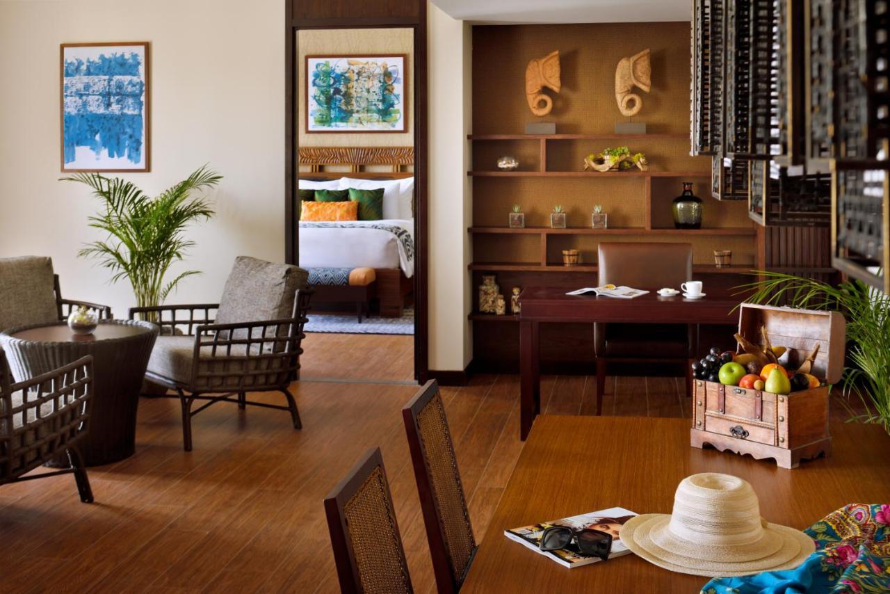Royal Suite mit einem Schlafzimmer, Kingsize-Bett und Balkon
