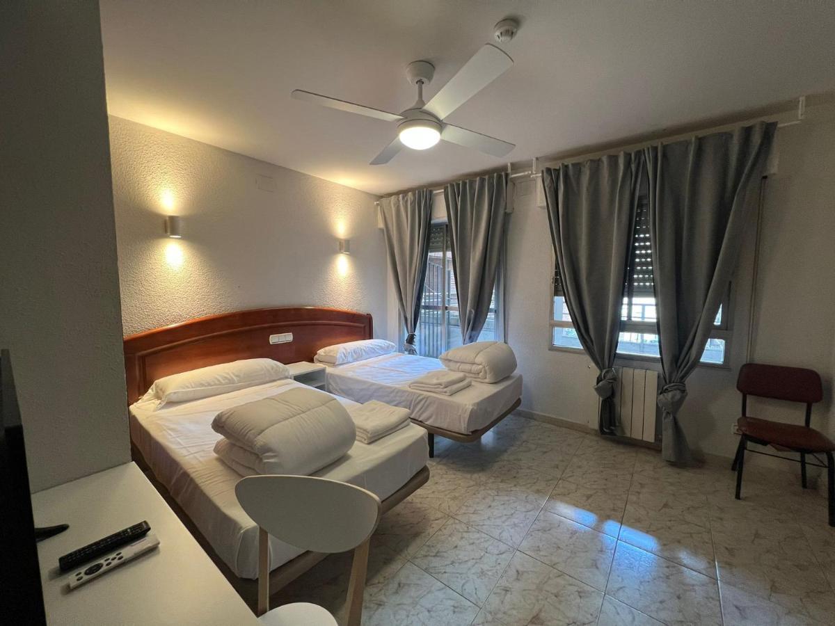 Twin Room,1407179105:JPEG