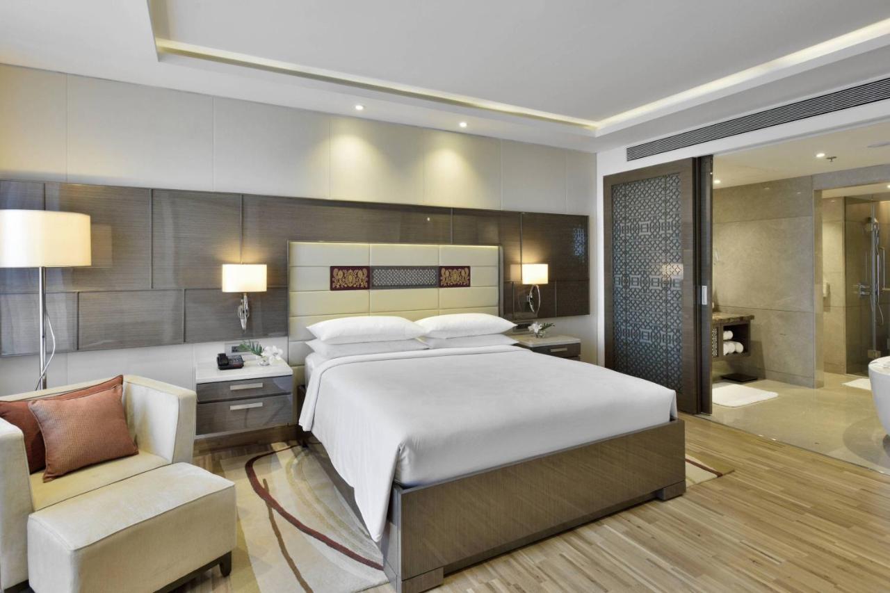 Guest room 1 King City view
