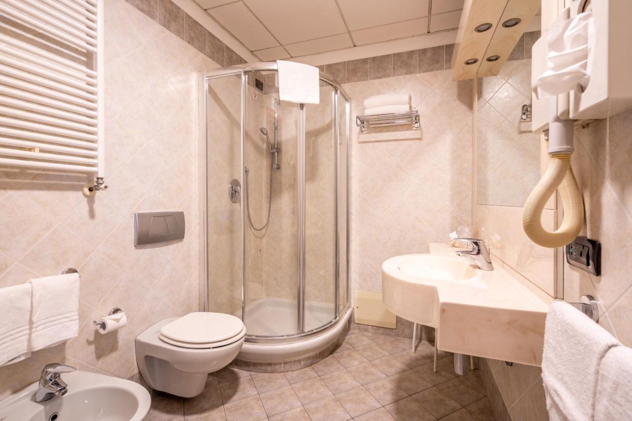 Double Room,1742588416:JPEG