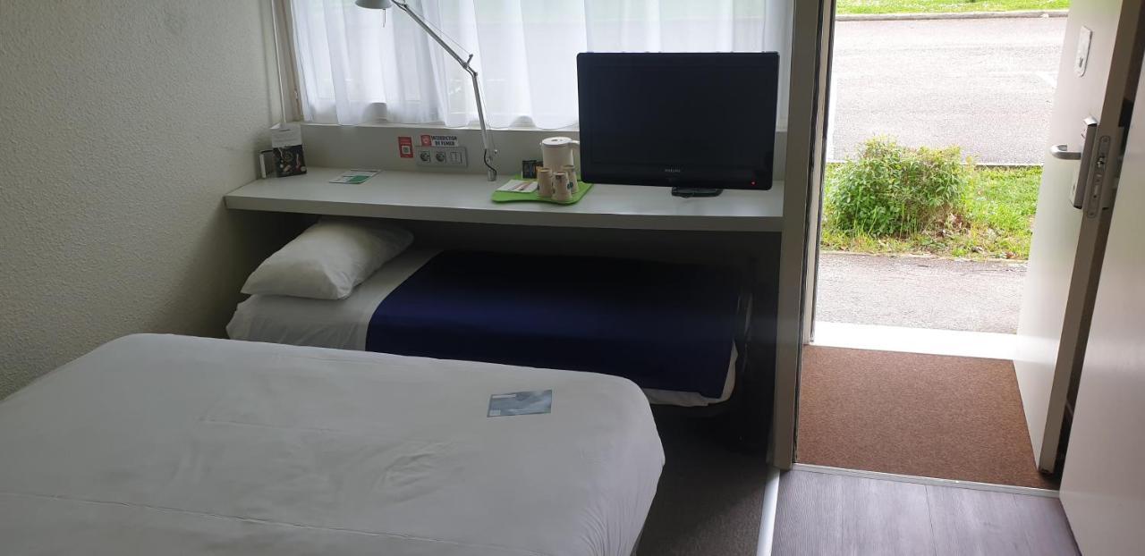 Standard Double Room One Single Bed Up to Ten Years