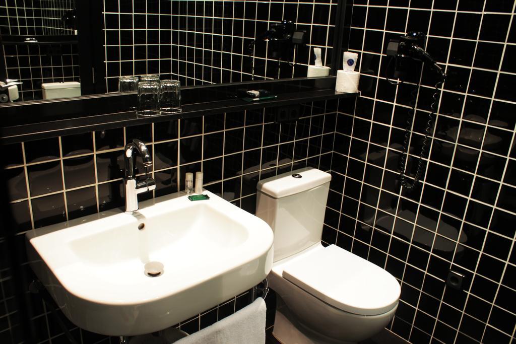Basic Single Room,1207901986:JPEG