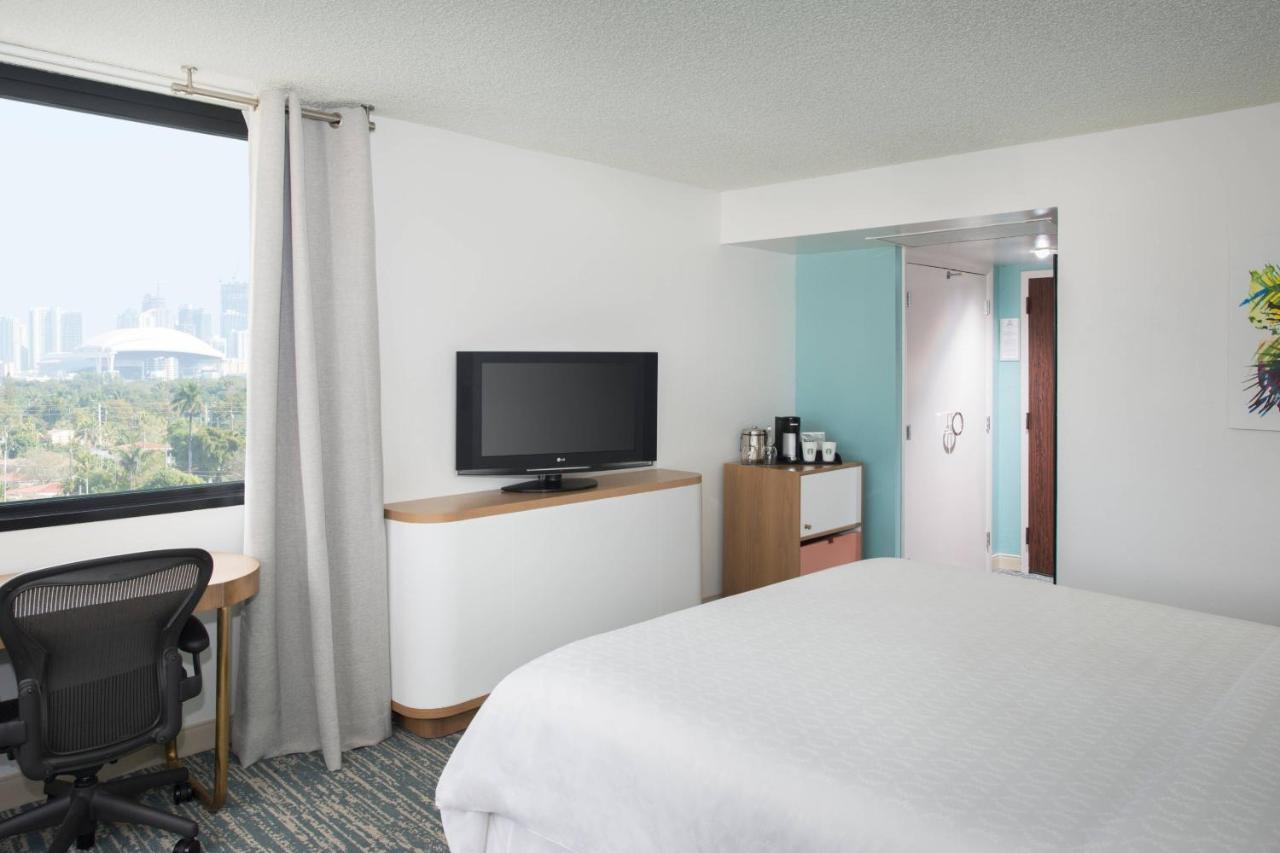 Traditional Guest room King City view
