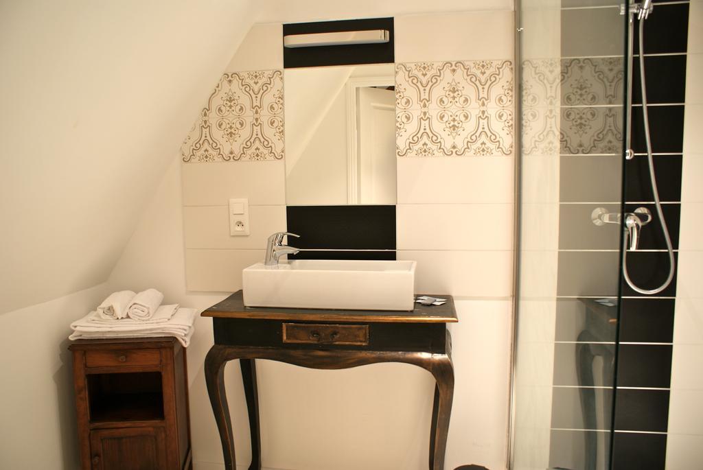 Deluxe Room,1553997562:JPEG