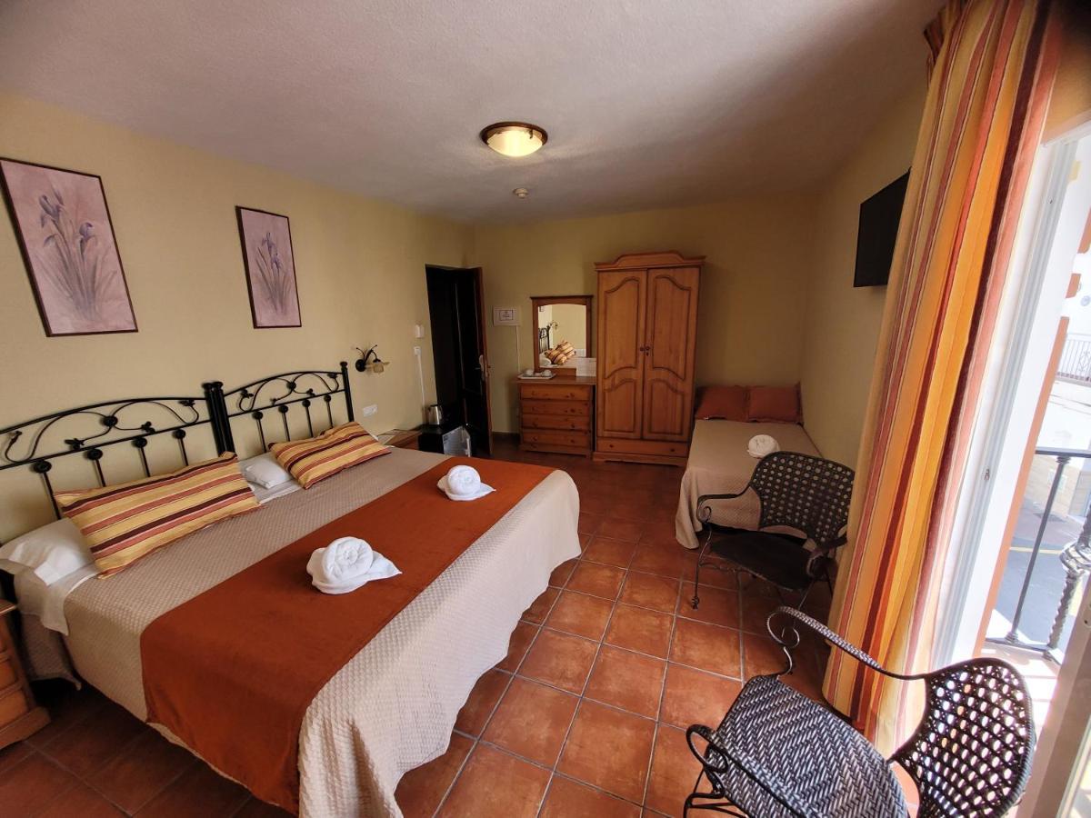 Deluxe Triple Room Balcony
